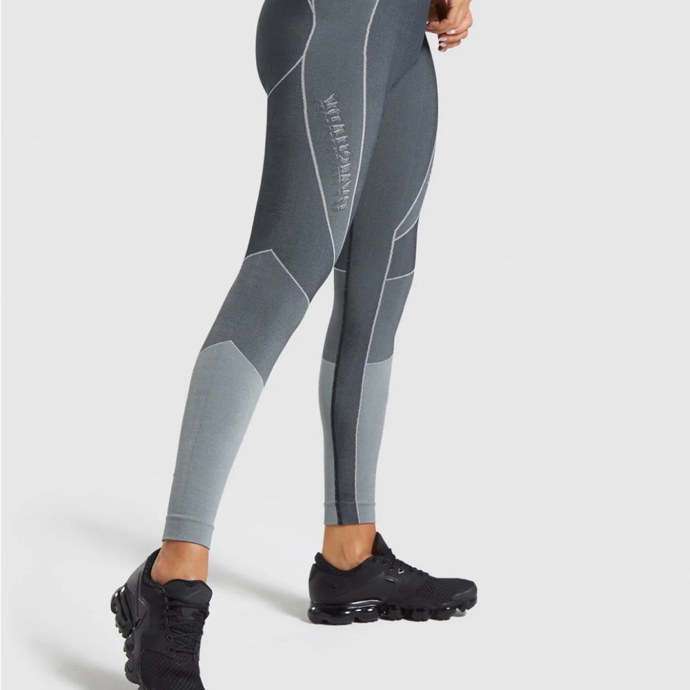 Gymshark Women's Turbo seamless‎ Leggings Size S/M Gray